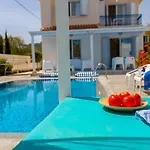 Villa Fig Tree Bay 4 *