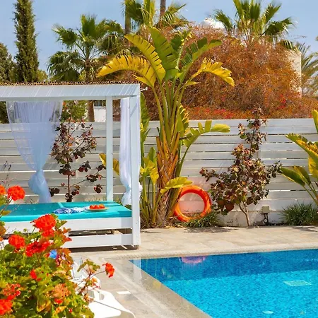 Fig Tree Bay 4 *