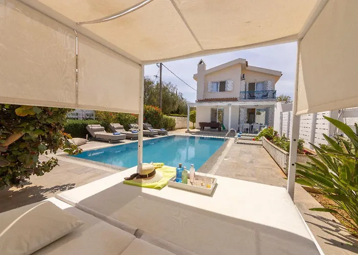 Villa Fig Tree Bay 4 *